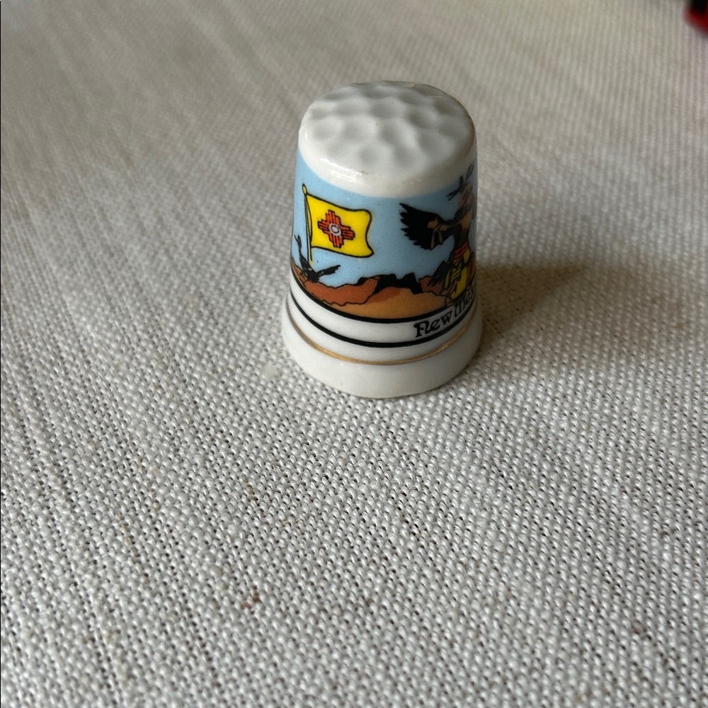 New Mexico Ceramic Thimble with Bird Design - Picture 2 of 10